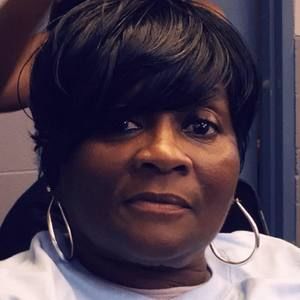 Meet your Posher, Ella